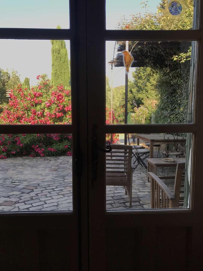 Bed and Breakfast Le Mazet De La Dame Barbentane Exterior foto
