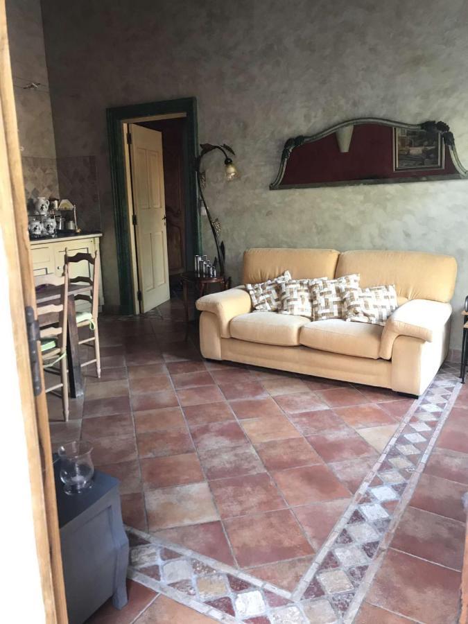 Bed and Breakfast Le Mazet De La Dame Barbentane Exterior foto