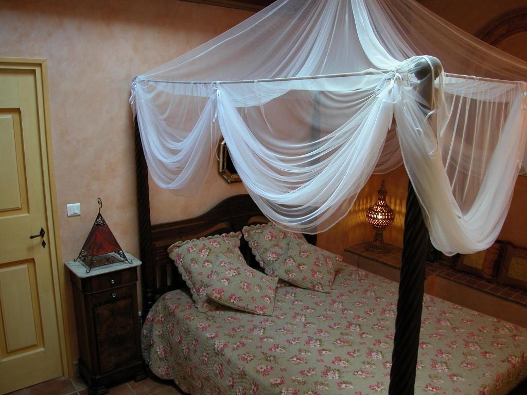 Bed and Breakfast Le Mazet De La Dame Barbentane Zimmer foto
