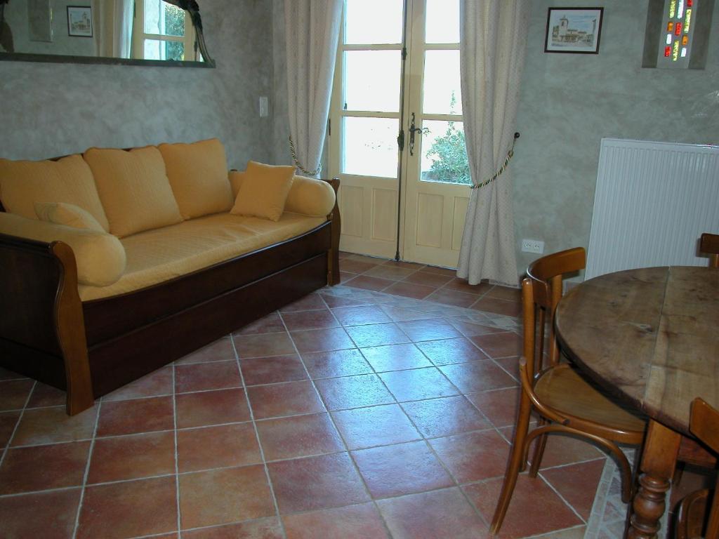 Bed and Breakfast Le Mazet De La Dame Barbentane Zimmer foto