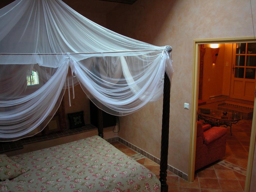 Bed and Breakfast Le Mazet De La Dame Barbentane Zimmer foto